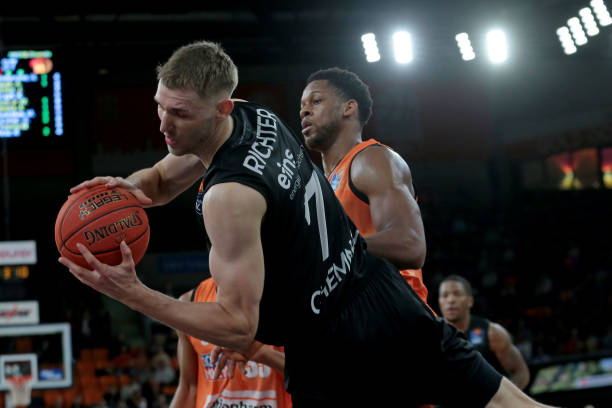 制主场观众 制主场观众