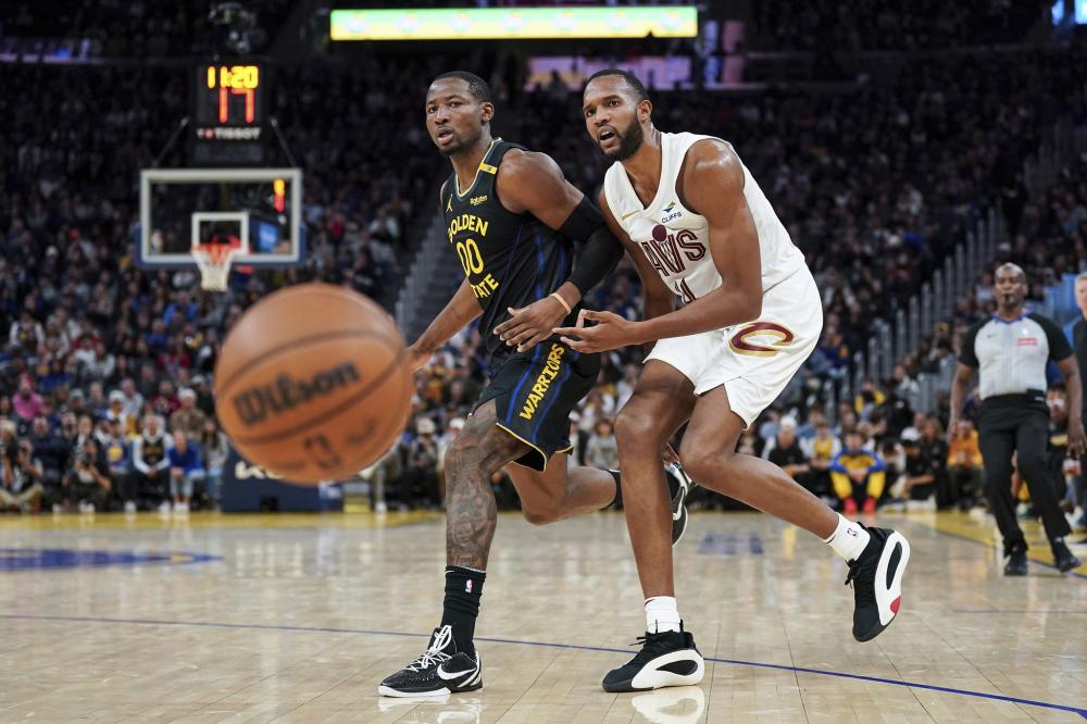 随着中国足 随着中国足